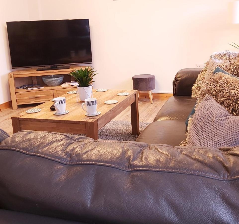 Inverness City Centre Apartment With Elevator And Google Chromecast Esterno foto