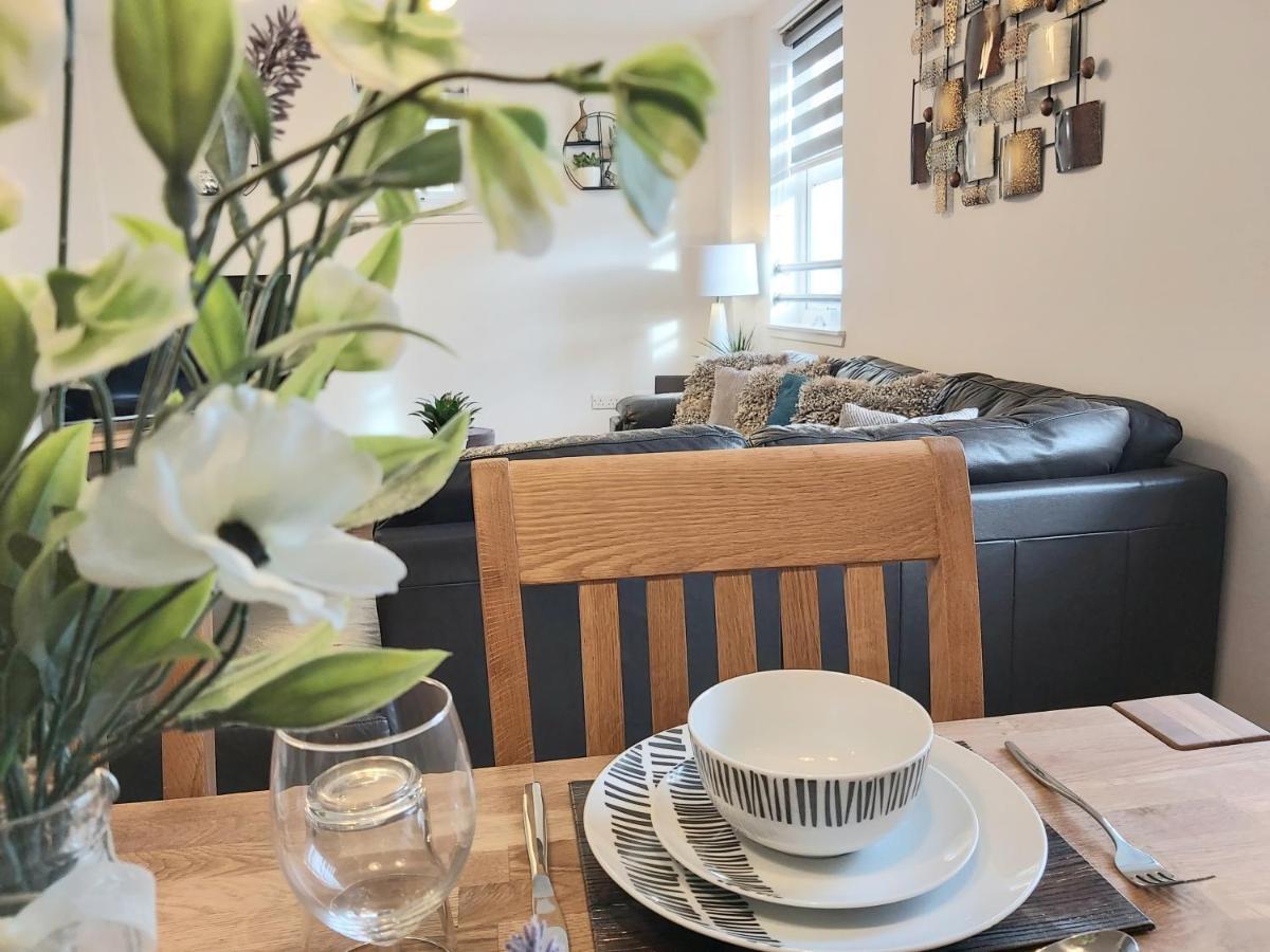 Inverness City Centre Apartment With Elevator And Google Chromecast Esterno foto